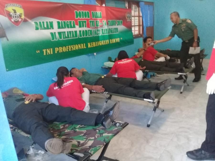 podiumnews.com-Jelang Harlah TNI, Kodim - PMI Karangasem Gelar Donor Darah 